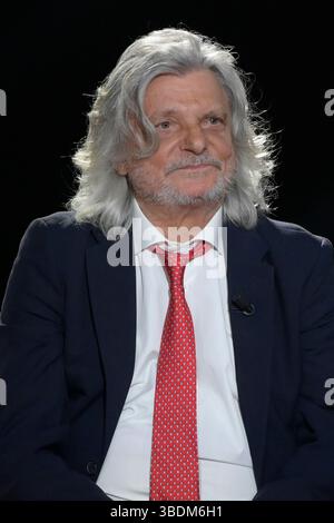 Roma, Italia. 8 maggio 2025. Massimo Ferrero partecipa alla quarta puntata del programma televisivo "Belve" 2025 di Rai presso gli studi Fabrizio Frizzi. Credito: SOPA Images Limited/Alamy Live News Foto Stock