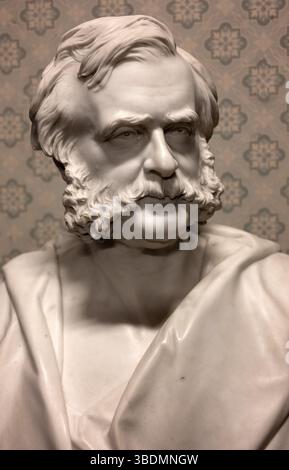 Scultura del busto di marmo di George Thomas Clark di Joseph Edwards nel Cyfarthfa Castle Museum and Art Gallery Merthyr Tydfil Galles del Sud Regno Unito Foto Stock