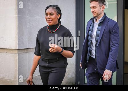 Londra, Regno Unito. 25 maggio 2025. Kemi Badenoch, deputato North West Essex, leader del Partito Conservatore (e leader dell'opposizione) è visto alla BBC per il round dei media di domenica mattina. Crediti: Imageplotter/Alamy Live News Foto Stock