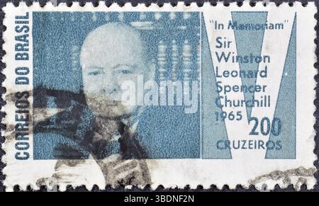 Francobollo cancellato stampato dal Brasile, in Memoriam Sir Winston Churchill, intorno al 1965. Foto Stock