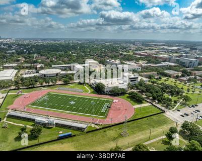 Vista aerea della Texas Southern University, TSU a Houston, Texas, con sale accademiche, campo sportivo nel mezzo del quartiere residenziale Foto Stock