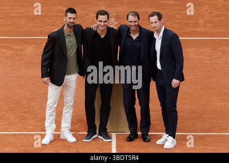 L'allenatore di tennis britannico 39 Andy MURRAY, Serbia&#39;S Novak DJOKOVIC, l'ex tennista svizzero Roger FEDERER salutano l'ex giocatore spagnolo Rafael NADAL durante il Roland-Garros 2025, Open di Francia, torneo di tennis del grande Slam il 25 maggio 2025 allo stadio Roland-Garros di Parigi, Francia Foto Stock