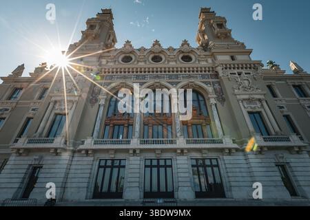 Facciata frontale dettagliata della Salle Garnier, lo storico teatro dell'opera all'interno del Casinò di Monte Carlo a Monaco, che mostra l'architettura della Belle Époque Foto Stock