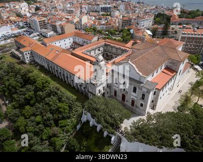 Splendida vista aerea del vecchio convento storico in centro Foto Stock