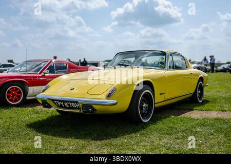 1970 Lotus Elan +2, in mostra al Bicester Scramble tenutosi il 27 aprile 2025. Foto Stock