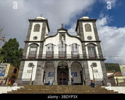 Igreja de Nossa Senhora do Monte - Wallfahrtskirche mit Doppelturm a Funchal, Madeira Foto Stock