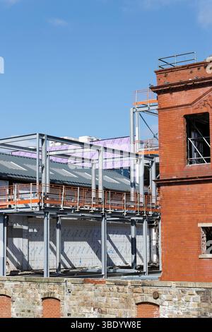 Radcliffe, sito di costruzione di collegamenti con hub civico, con telaio in acciaio a scheletro, a Greater manchester, regno unito Foto Stock