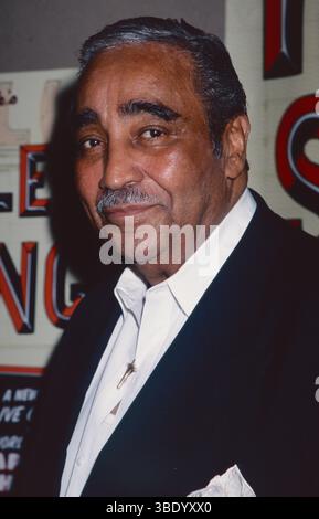 **FOTO FILE** Charles Rangel è morto. Charles Rangel partecipa alla serata di apertura di "Harlem Song" all'Apollo Theatre di New York il 4 agosto 2002. Foto di Henry McGee/MediaPunch Foto Stock