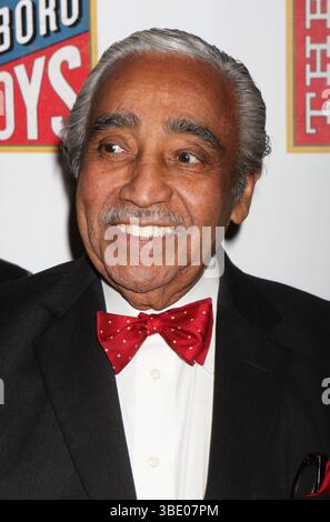 **FOTO FILE** Charles Rangel è morto. Il membro del Congresso Charles B. Rangel all'esibizione serale di apertura di "The Scottsboro Boys" al Lyceum Theatre di New York il 31 ottobre 2010. Foto di Henry McGee/MediaPunch Foto Stock