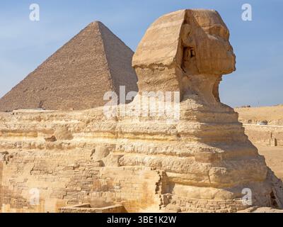 La Grande Sfinge e la Grande Piramide di Giza Foto Stock