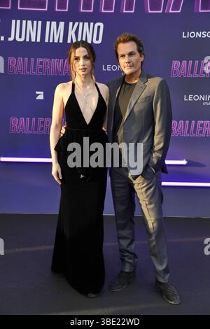 Ana de Armas und Len WisemanT bei derFrom The World of John Wick Ballerina Premiere im ZOO Palst Platz a Berlino AM 26.05.2025 *** Ana de Armas e Len WisemanT al The World of John Wick Ballerina premiere allo ZOO Palst Platz di Berlino il 26 05 2025 Foto Stock