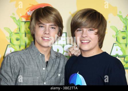 Dylan e Cole Sprouse ai Nickelodeon Kid's Choice Awards 2009 tenutosi al Pauley Pavilion di Los Angeles - 28 marzo 2009 Foto Stock