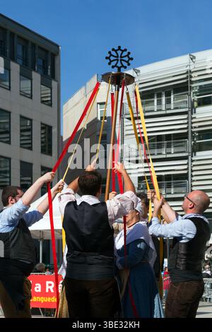 Canti e danze tradizionali. La Garriga Lengadociana. Festum totale. Montpellier, Occitanie, Francia Foto Stock