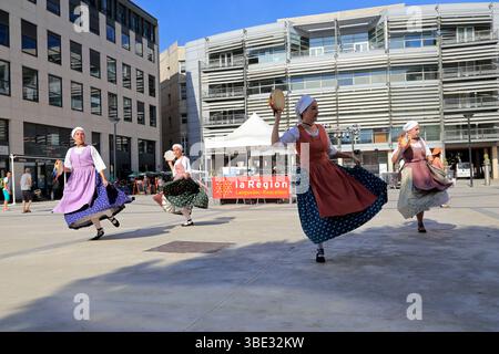 Canti e danze tradizionali. La Garriga Lengadociana. Festum totale. Montpellier, Occitanie, Francia Foto Stock