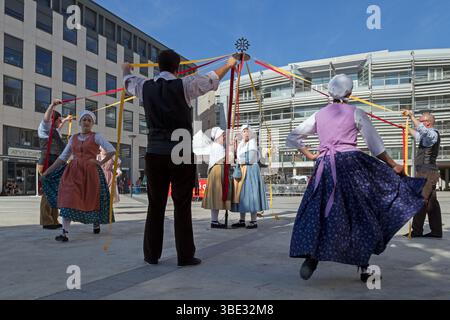 Canti e danze tradizionali. La Garriga Lengadociana. Festum totale. Montpellier, Occitanie, Francia Foto Stock
