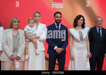 Madrid, Spagna. 27 maggio 2025. Daphne Cañizares e Daniel Carvajal durante la medaglia d'oro dell'amministrazione regionale al calciatore del Real Madrid Daniel Carvajal, al Real Casa de Correos, il 27 maggio 2025 a Madrid, Spagna. (Foto di Oscar Gonzalez/Sipa USA) credito: SIPA USA/Alamy Live News Foto Stock