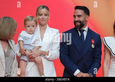 Madrid, Spagna. 27 maggio 2025. Daphne Cañizares e Daniel Carvajal visti durante la medaglia d'oro dell'amministrazione regionale al calciatore del Real Madrid Daniel Carvajal al al Real Casa de Correos. Credito: SOPA Images Limited/Alamy Live News Foto Stock
