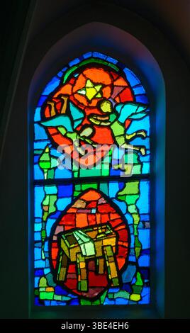 Vetrate colorate di Victor Sparre nella Chiesa Immanuel (tedesco: Immanuelkirche; norvegese: Immanuelkirken) una chiesa protestante nell'America-G. Foto Stock