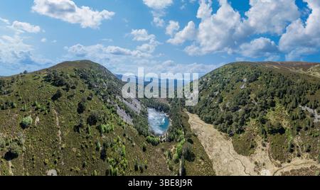 Vista aerea del paesaggio delle Highland a Lettermore, nel nord della Scozia, vicino a Fainmore, Regno Unito Foto Stock
