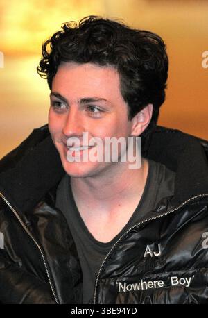 Aaron Johnson in una conferenza stampa per "Nowhere Boy" a Liverpool - 13 marzo 2009 Foto Stock