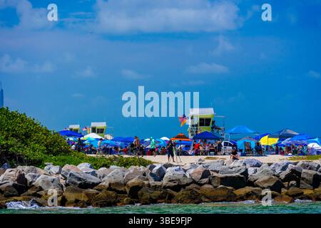 Miami Beach, Florida, USA - 25 maggio 2025: Weekend a Haulover Beach Miami Foto Stock