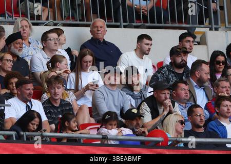 Tifosi - Crystal Palace contro Manchester City, la finale di fa Cup degli Emirati Arabi, Wembley Stadium, Londra, Regno Unito - 17 maggio 2025 Foto Stock