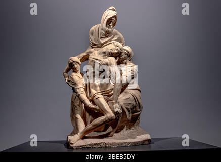 La deposizione o Pietà Bandini, una scultura in marmo bianco di carrera di Michelangelo esposta nel Museo dell'Opera del Duomo, Firenze, Italia Foto Stock