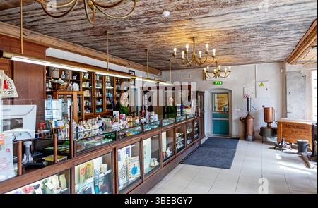 Interno della farmacia del Municipio Vecchio Foto Stock