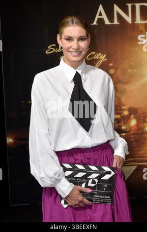 Rebecca Kunikowski beim Special Screening der 3. Staffel der Sky serie e proprio come quel museo Fotografiska. Berlino, 28.05.2025 *** Rebecca Kunikowski alla proiezione speciale della terza stagione della serie Sky e proprio come quella al Museo Fotografiska di Berlino, 28 05 2025 foto:XM.xBehrensx/xFuturexImagex That 5502 Foto Stock