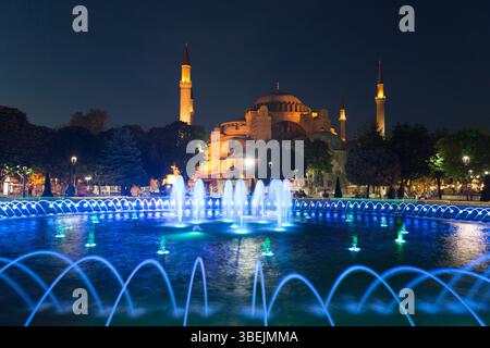 Turchia, Istanbul, Hagia Sophia (Aya Sophia) di notte. Foto Stock