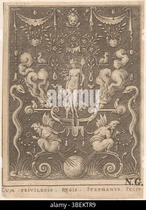 Incisione di Etienne Delaune del XVI secolo che mostra la dea Venere in un pannello decorativo ornato con sfondo nero, che riflette temi pagani. Foto Stock