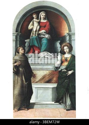 Benvenuto tisi da Garofolo, nel 1525, il dipinto "la Vergine in Trono col bambino" raffigura la Vergine Maria con Gesù bambino, accompagnata da San Francesco e Santa Maria Maddalena. L'opera si trova nella chiesa dei Santi Martino e Severo a Crespino. Foto Stock