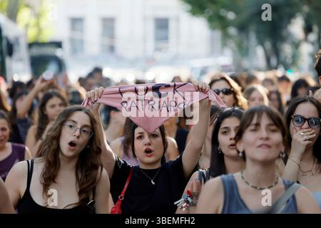 Roma, Italia. 29 maggio 2025. Marcia rumorosa contro i femminicidi da San Giovanni a San Lorenzo organizzata da Studentesse ed associazioni Ñ Roma Ñ Italia Ñ Gioved“ 29 maggio 2025 - Cronaca - (foto di Cecilia Fabiano/ Credit: LaPresse/Alamy Live News Foto Stock