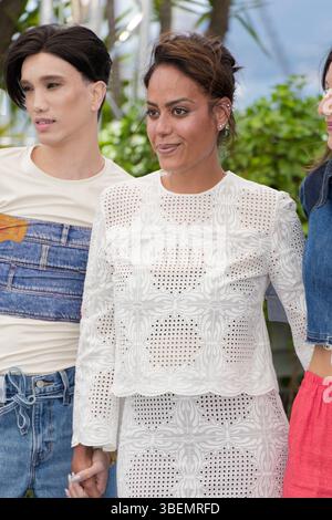 Cannes, Francia. 14 maggio 2025. Amel Bent partecipa al Film Festival. Photocall ma Frère di Lise Akoka e Romane Gueret. Valeur Sentimentale. Foto Stock