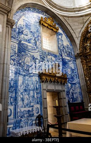 Interno della Chiesa della Misericordia, un capolavoro di stile barocco ricostruito tra il 1716 e il 1724, a Viana do Castelo, Portogallo Foto Stock