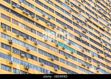 Facciata del People's Park Complex, un alto edificio residenziale e commerciale a Chinatown, Singapore Foto Stock