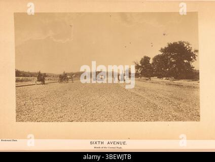 Central Park (New York), Rockwood, George Gardner, Sixth Avenue, Vista alla costruzione della Sixth Avenue a Central Park a New York, fotografia, foto, pagina, foto, libri illustrati, altezza 103 mm, larghezza 166 mm, americano, 1832 - 1911, fotografo, 1866 - 1871, carta fotografica, carta fotografica, stampa album, stampa di albumina Foto Stock