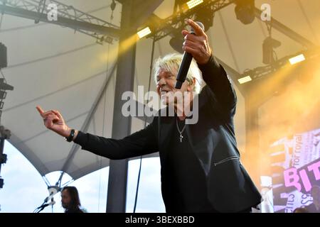 Matthias Reim der deutscher Pop Rock und Schlagersaenger auf der Buehne bei seinem Freiluft Konzert Best of LIVE Open Air 2025 im Amphitheatre am 29.05.2025 in Gelsenkirchen NRW Deutschland *** Matthias Reim il cantante tedesco Pop Rock e Schlager sul palco al suo concerto all'aperto Best of LIVE Open Air 2025 all'Amphitheatre il 29 05 2025 a Gelsenkirchen NRW Germania Foto Stock