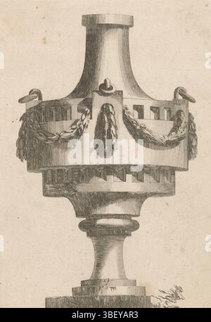 Baquoy, C., Parigi, Chéreau, Jacques-Francois, Delafosse, Jean Charles, sconosciuto, IIe volume De l'oeuvre de J. CH. Delafosse, V Vases antiquariato. Cahier V, vaso con guirlande, stampato in verso, vaso ornato con anelli e garlande, stampa, stampe ornamentali, stampe, altezza 256 mm, larghezza 164 mm, macchina di stampa, 1771 - 1771, carta, incisione, incisione, incisione (processo di stampa), ideazione del lavoro, francese, 1734 - 1791-10-11, secondo design, pubblicazione (evento), pubblicazione, editore Foto Stock