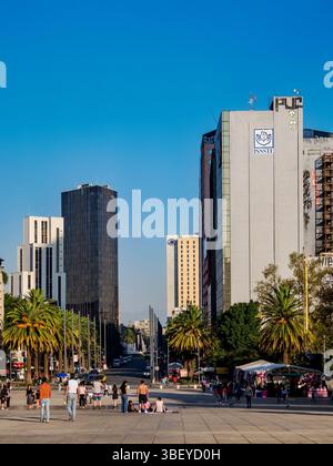 Vista su Plaza de la Republica verso Avenida de la Republica, città del Messico, Messico Foto Stock
