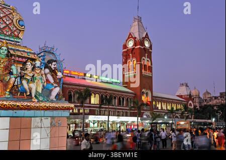 Stazione ferroviaria centrale di Chennai (Madras), Coromandel Coast, Tamil Nadu State, India meridionale, Asia Foto Stock
