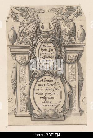 Anversa, Ortelius, Abraham, Stella, Tillmann, Theatrum Orbis Terrarum, typus Chorographus, Celebrium Locorum in Regno Judahe et Israel, Cartouche di una mappa dei luoghi famosi del regno di Giuda e Israele, Cartouche con due angeli e due uccelli, Anversa, Cartouche in due parti all'interno di una cornice architettonica. I due angeli e i due uccelli in cima sono le garlande. Il cartiglio è un frammento di una mappa di Giuda e Israele. La stampa fa parte di un album., stampa, stampa ornamento, foglio di album, stampe, altezza 126 mm, larghezza 83 mm, macchina di stampa, 1586 - 1586, carta, incisione, incisione (stampa proc Foto Stock