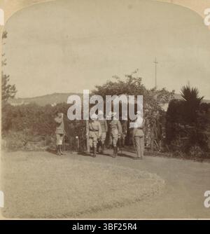Underwood e Underwood, onori per l'eroico difensore di Mafeking - Lord Roberts che scortava il maggiore-generale. Baden-Powell alla sua sede, SA, fotografia, fotografia, stereografo, foto, altezza 75 mm, larghezza 150 mm, fotografo, 1901 - 1901, primo quarto del xx secolo, cartone, fotografia Foto Stock