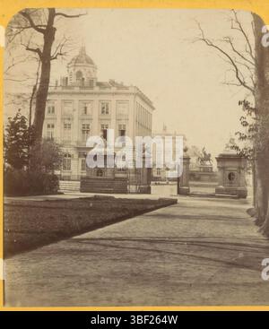 Bruxelles, BT, Bruxelles, le parc, la Grille et Godefroi, Vista sulla Piazza reale di Bruxelles, vista dal parco, Bruxelles, verso - scritto a mano, stereografo, stereofoto, foto, 9., recto - stampato, 9, vero in alto a destra - scritto a mano, 56., altezza 85 mm, larghezza 177 mm, fotografo, 1861 - 1870, cartone, carta fotografica, carta fotografica, stampa all'albume, stampa di albumina Foto Stock