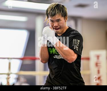 Tenshin Nasukawa del Giappone durante un allenamento pubblico alla Teiken Boxing Gym di Tokyo, Giappone, il 30 maggio 2025. Crediti: Hiroaki finito Yamaguchi/AFLO/Alamy Live News Foto Stock