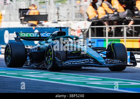 Circuit de Catalunya, Barcellona, Spagna. 30.May.2025; Lance Stroll of Canada e il team Aston Martin Aramco F1 durante le prove libere 2 Gran Premio di Spagna di Formula 1 Foto Stock