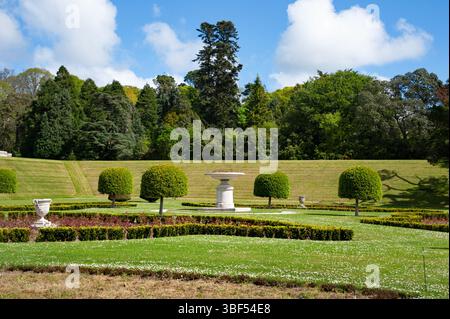 Enniskerry, Irlanda, 5 maggio 2025, giardino Powerscourt una delle attrazioni più interessanti della contea di Wicklow, Irlanda. Foto Stock