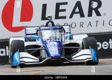 30 maggio 2025: Il pilota della AJ Foyt Enterprises David Malukas (4) guida durante la sessione di prove 1 per il Gran Premio di Detroit della Chevrolet. La NTT Indycar Series gestisce il Chevrolet Detroit Grand Prix per le strade del centro di Detroit, Michigan. (Jonathan tenca/CSM) Foto Stock