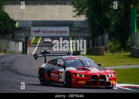 James KELLETT, Pedro EBRAHIM e Charles CLARK alla guida della 992 BMW M4 GT3 EVO del team Paradine Competition durante il 4° round del GT World Challenge Europe by AWS, 31 2025 all'autodromo Nazionale Monza. Crediti: Luca Rossini/e-Mage/Alamy Live News Foto Stock
