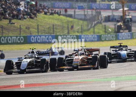 18 DEL PINO Bruno (spa), MP Motorsport, Dallara F3 2025, 24 SHARP Louis (nzl), Rodin Motorsport, Dallara F3 2025, azione durante la 5a prova del campionato FIA di Formula 3 2025 dal 30 maggio al 1° giugno 2025 sul circuito di Barcellona-Catalunya, a Montmelo, Spagna Foto Stock